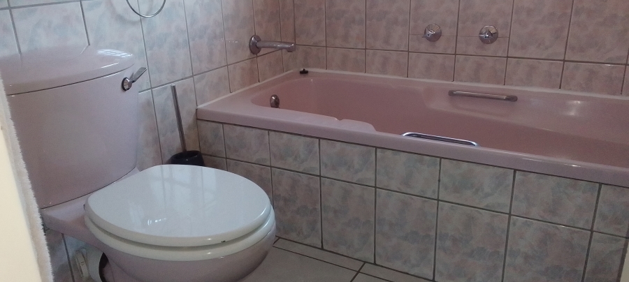 3 Bedroom Property for Sale in Geelhoutpark North West